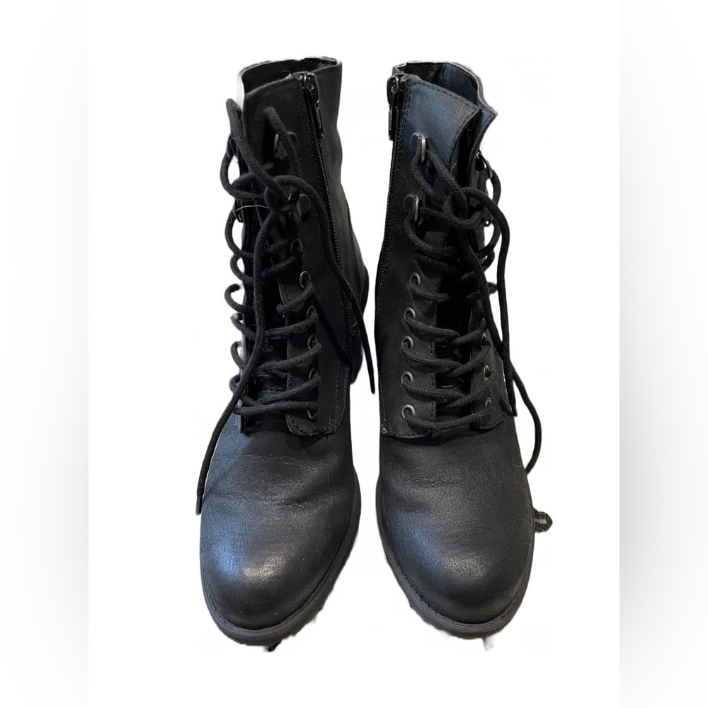 White Mountain Ankle Boots